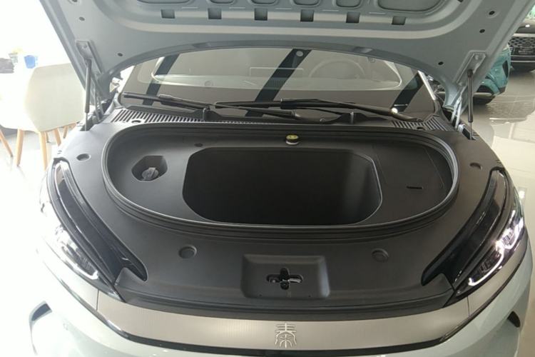 Used BYD Qin L 2025 EV 470KM Leading Edition Engine Bay