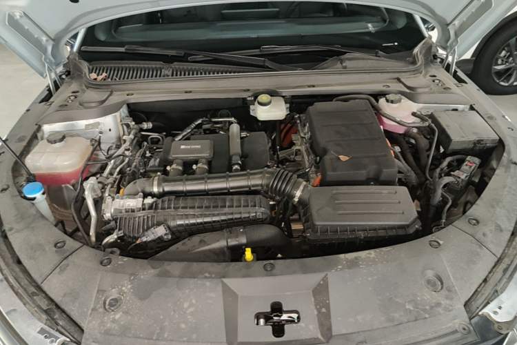 Used BYD Qin L 2025 DM-i Smart Drive 120KM Superior Model Engine Bay