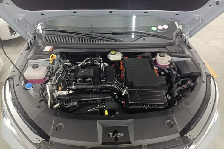 Used BYD Qin L 2025 DM-i Smart Drive 80KM Superior Model Engine Bay