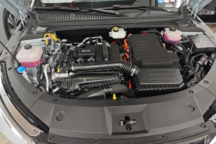 Used BYD Qin L 2025 DM-i Smart Drive 80KM Leading Model Engine Bay