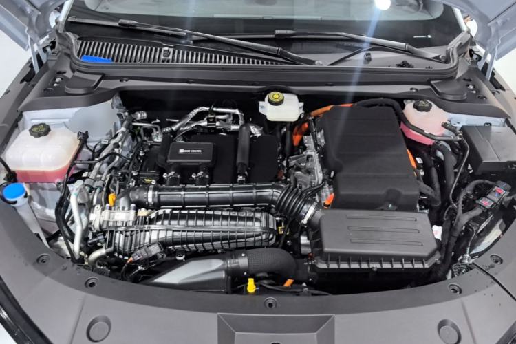 Used BYD Qin L 2025 DM-i Smart Drive 120KM Superior Model Engine Bay