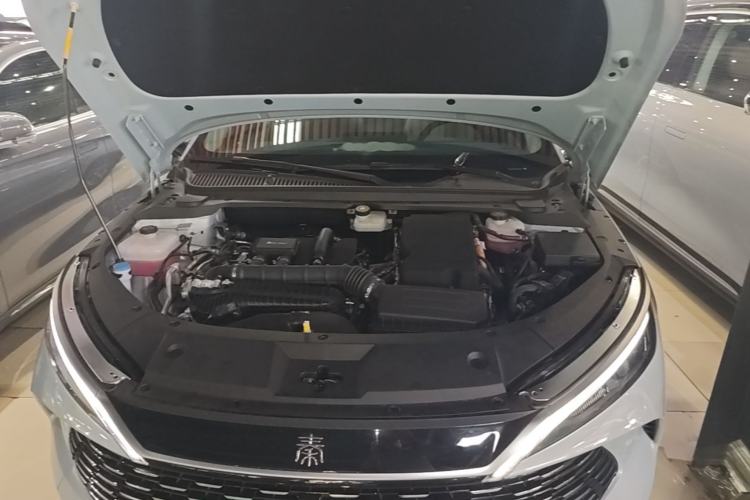 Used BYD Qin L 2025 DM-i Smart Drive 120KM Superior Model Engine Bay
