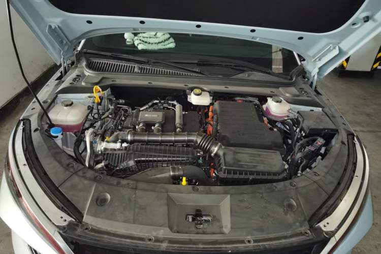 Used BYD Qin L 2025 DM-i Smart Drive 80KM Leading Model Engine Bay