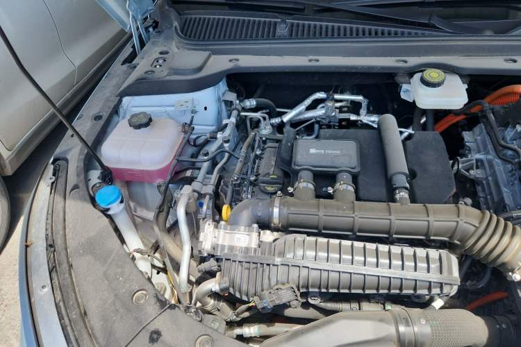 Used BYD Qin L 2025 DM-i Smart Drive 120KM Excellence Model Engine Bay Right