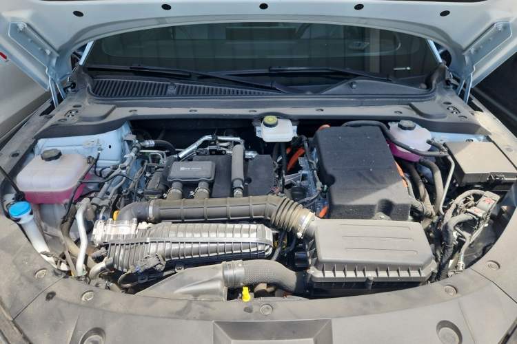 Used BYD Qin L 2025 DM-i Smart Drive 120KM Excellence Model Engine Bay