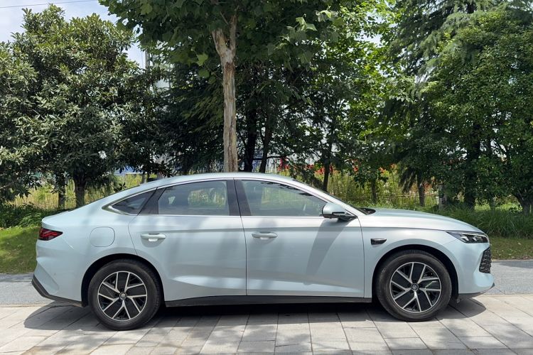 Used BYD Qin L 2025 DM-i Smart Drive 120KM Superior Model Exterior 2