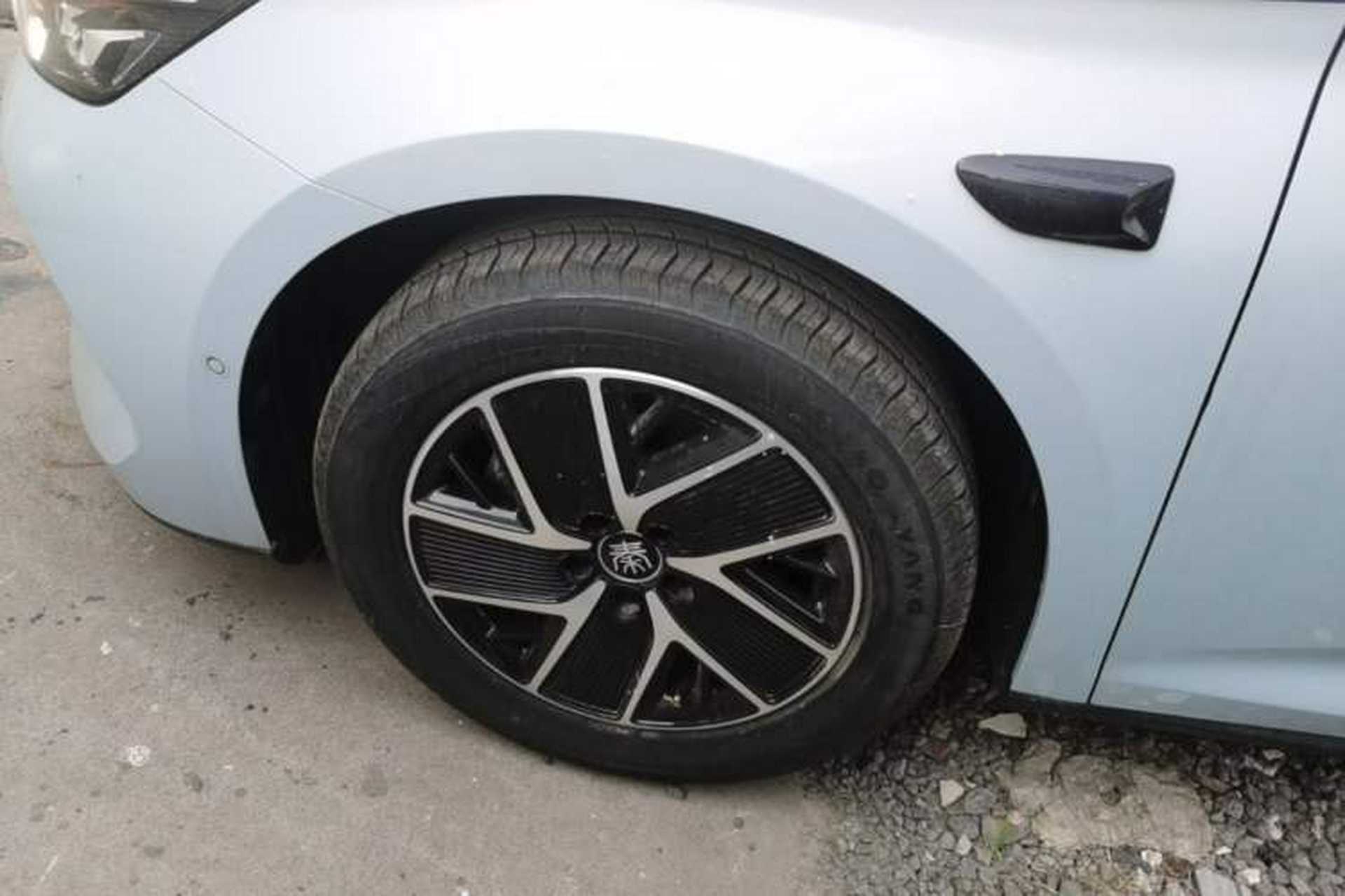 Used BYD Qin L 2025 DM-i Smart Drive 120KM Superior Model Exterior 4