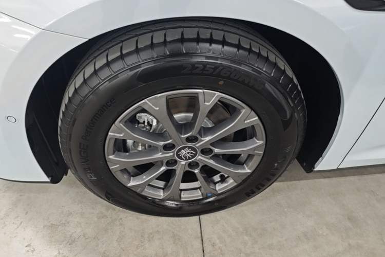 Used BYD Qin L 2025 DM-i Smart Drive 80KM Leading Model Exterior 4