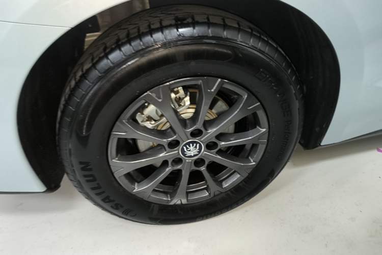 Used BYD Qin L 2025 DM-i Smart Drive 80KM Leading Model Exterior 5