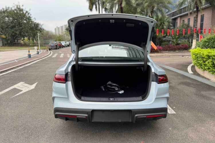 Used BYD Qin L 2025 DM-i Smart Drive 120KM Superior Model Exterior 9