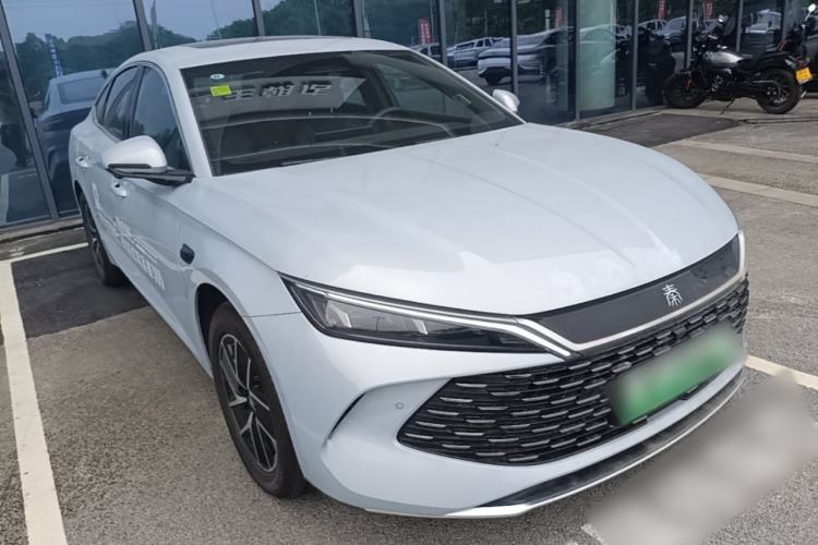 Used BYD Qin L 2025 DM-i Smart Drive 120KM Superior Model Front Right 45 Deg