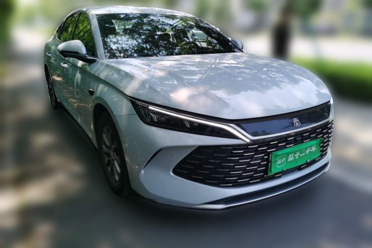 Used BYD Qin L 2025 DM-i Smart Drive 80KM Leading Model Front Right 45 Deg