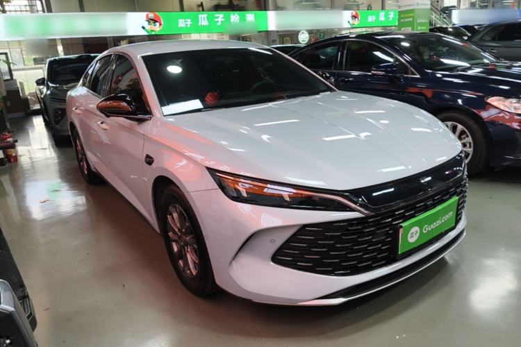Used BYD Qin L 2025 DM-i Smart Drive 80KM Leading Model Front Right 45 Deg