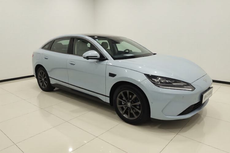 Used BYD Qin L 2025 EV 545KM Beyond Version Front Right 45 Deg