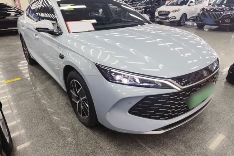 Used BYD Qin L 2025 DM-i Smart Drive 120KM Superior Model Front Right 45 Deg
