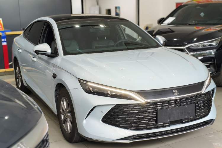 Used BYD Qin L 2025 DM-i Smart Drive 80KM Leading Model Front Right 45 Deg