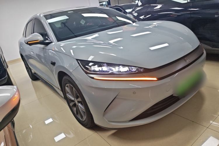 Used BYD Qin L 2025 EV 545KM Beyond Version Front Right 45 Deg
