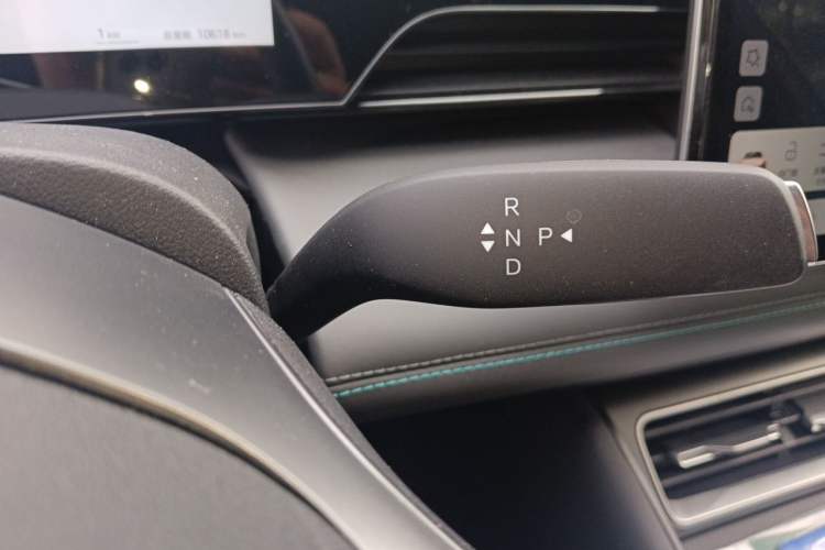 Used BYD Qin L 2025 EV 545KM Beyond Version Gear Lever