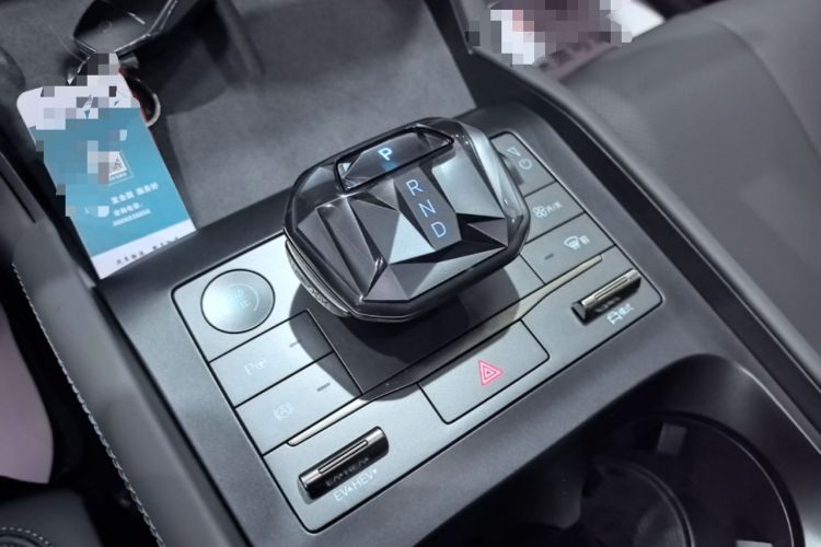 Used BYD Qin L 2025 DM-i Smart Drive 120KM Superior Model Gear Lever
