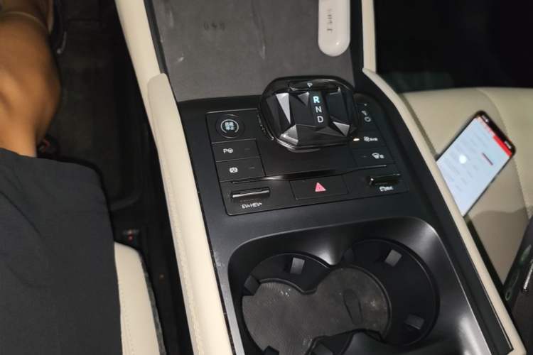 Used BYD Qin L 2025 DM-i Smart Drive 120KM Superior Model Gear Lever