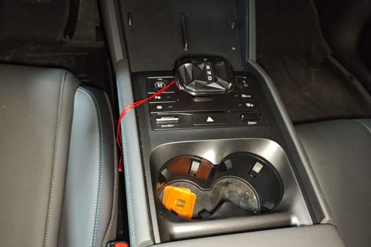 Used BYD Qin L 2025 DM-i Smart Drive 80KM Leading Model Gear Lever