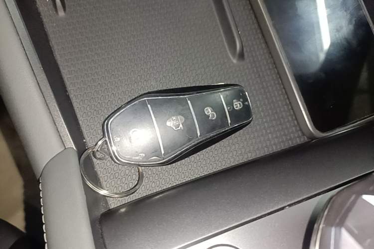 Used BYD Qin L 2025 DM-i Smart Drive 80KM Superior Model Interior 1
