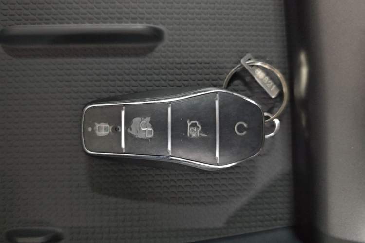 Used BYD Qin L 2025 DM-i Smart Drive 80KM Leading Model Interior 1