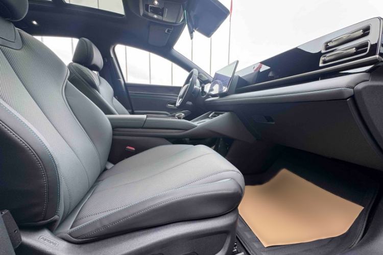 Used BYD Qin L 2025 DM-i Smart Drive 120KM Superior Model Interior 11