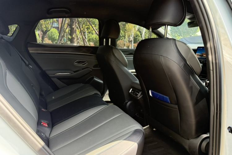 Used BYD Qin L 2025 DM-i Smart Drive 80KM Leading Model Interior 12