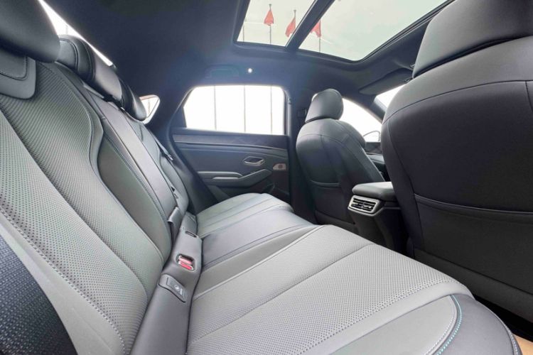 Used BYD Qin L 2025 DM-i Smart Drive 120KM Superior Model Interior 2