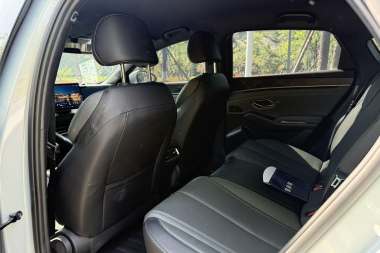 Used BYD Qin L 2025 DM-i Smart Drive 80KM Leading Model Interior 3