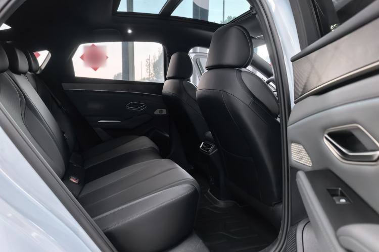 Used BYD Qin L 2025 DM-i Smart Drive 120KM Leading Model Interior 5