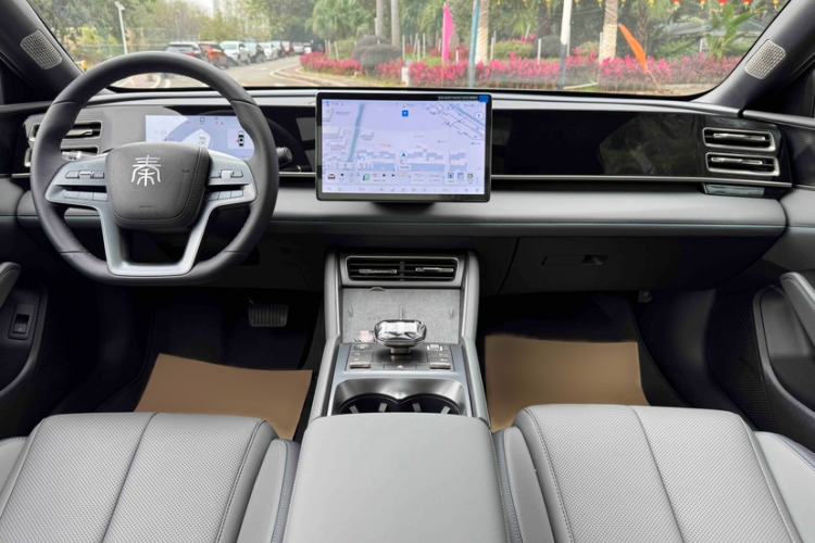 Used BYD Qin L 2025 DM-i Smart Drive 120KM Superior Model Interior 5