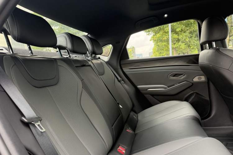 Used BYD Qin L 2025 DM-i Smart Drive 120KM Superior Model Interior 5