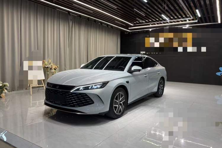 BYD Qin L 2025 DM-i Smart Drive 120KM Superior Model
