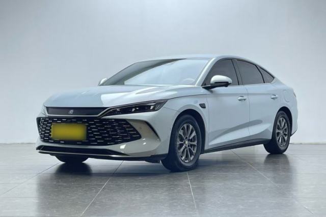 Ojetý BYD Qin L 2025 DM-i Smart Drive 80KM Leading Model