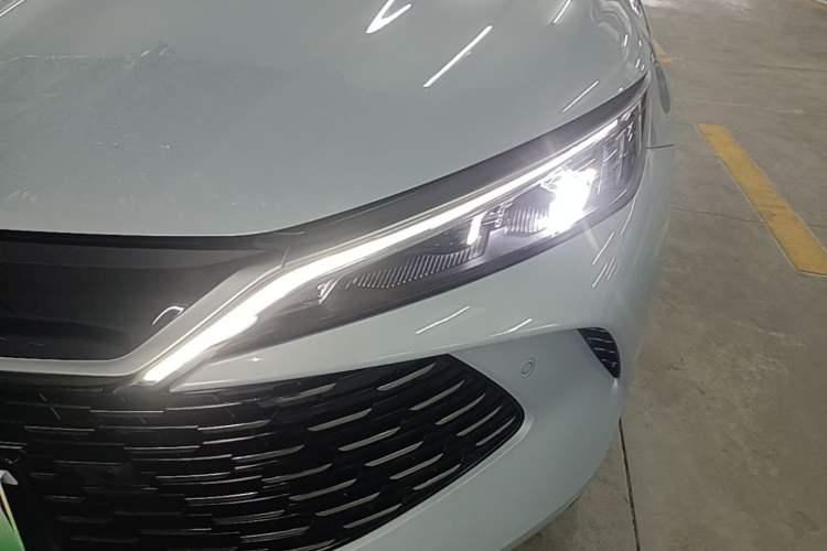Used BYD Qin L 2025 DM-i Smart Drive 80KM Superior Model Left Front Headlight