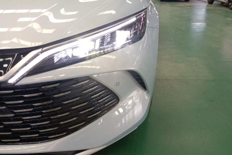 Used BYD Qin L 2025 DM-i Smart Drive 120KM Superior Model Left Front Headlight