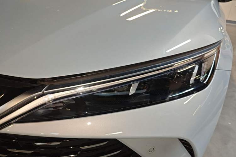 Used BYD Qin L 2025 DM-i Smart Drive 80KM Leading Model Left Front Headlight