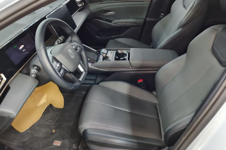 Used BYD Qin L 2025 DM-i Smart Drive 80KM Leading Model Left Front Seat