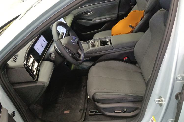 Used BYD Qin L 2025 DM-i Smart Drive 120KM Superior Model Left Front Seat