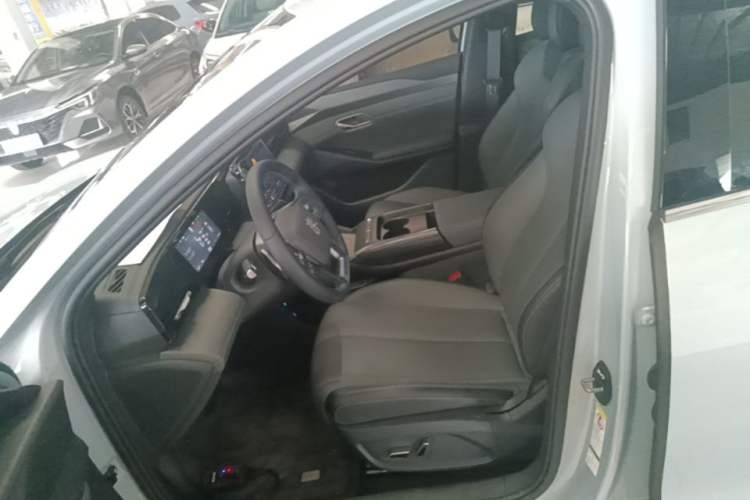 Used BYD Qin L 2025 EV 545KM Beyond Version Left Front Seat