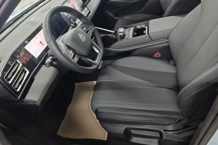 Used BYD Qin L 2025 DM-i Smart Drive 80KM Leading Model Left Front Seat