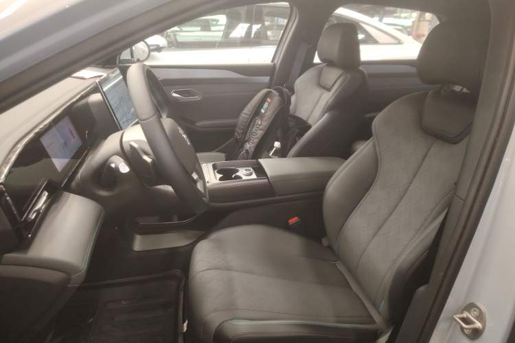 Used BYD Qin L 2025 EV 545KM Excellence Edition Left Front Seat