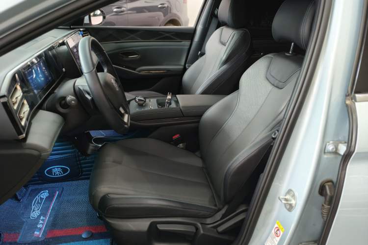 Used BYD Qin L 2025 DM-i Smart Drive 80KM Leading Model Left Front Seat