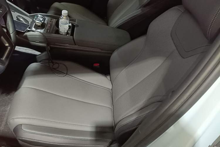Used BYD Qin L 2025 DM-i Smart Drive 80KM Leading Model Left Front Seat