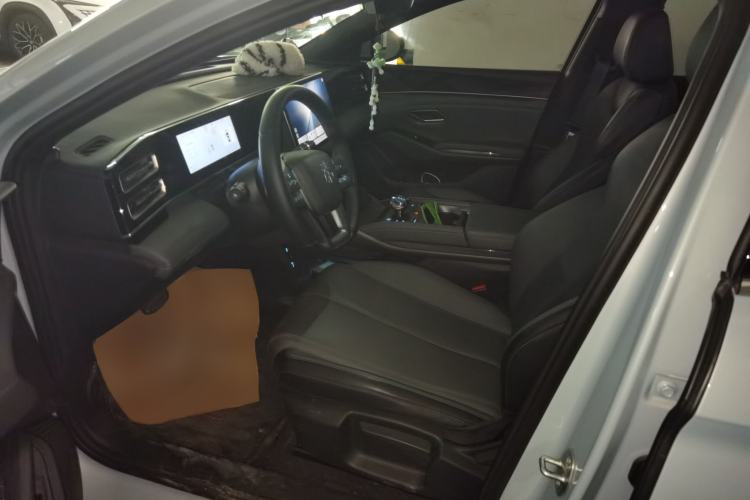 Used BYD Qin L 2025 DM-i Smart Drive 80KM Leading Model Left Front Seat