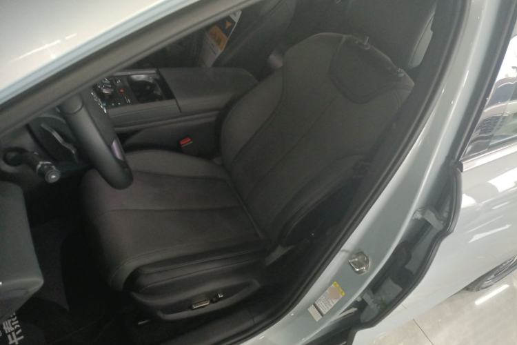 Used BYD Qin L 2025 DM-i Smart Drive 120KM Superior Model Left Front Seat