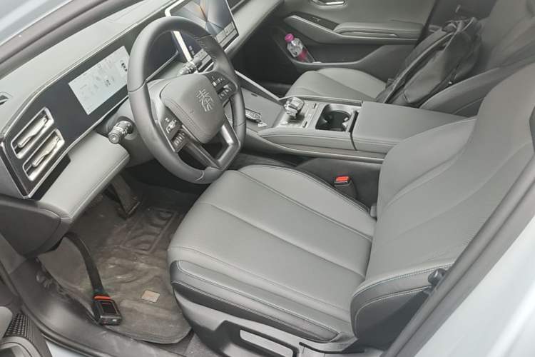 Used BYD Qin L 2025 DM-i Smart Drive 80KM Leading Model Left Front Seat