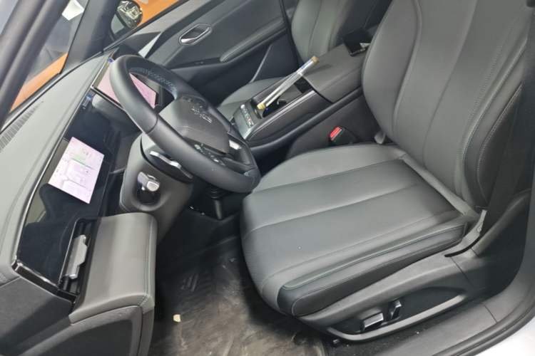 Used BYD Qin L 2025 EV 545KM Beyond Version Left Front Seat